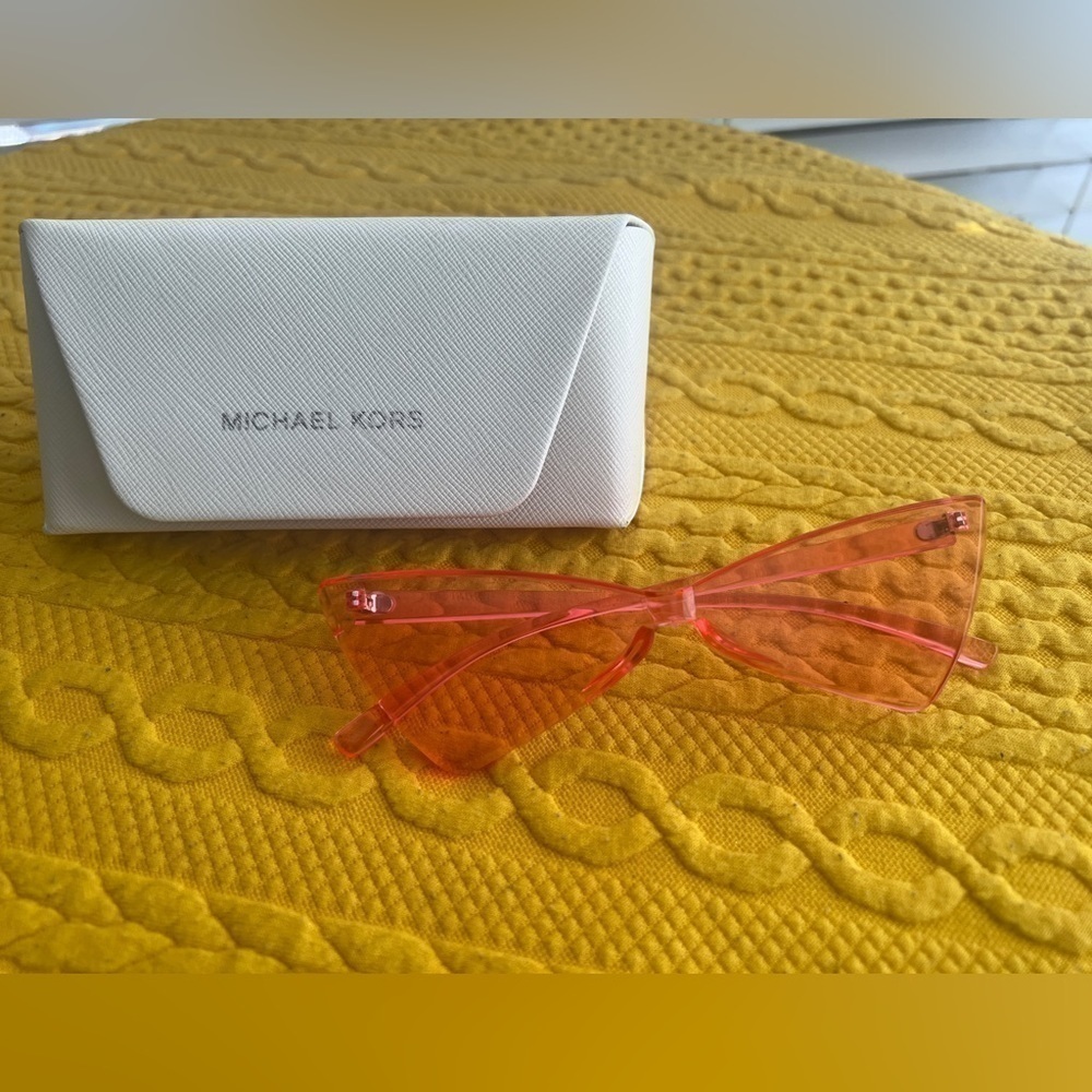 Michael Kors Glasses case - Picture 5 of 5